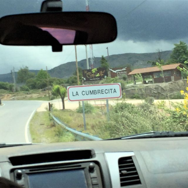 Straßenschild: Herzlich Willkommen in La Cumbrecita