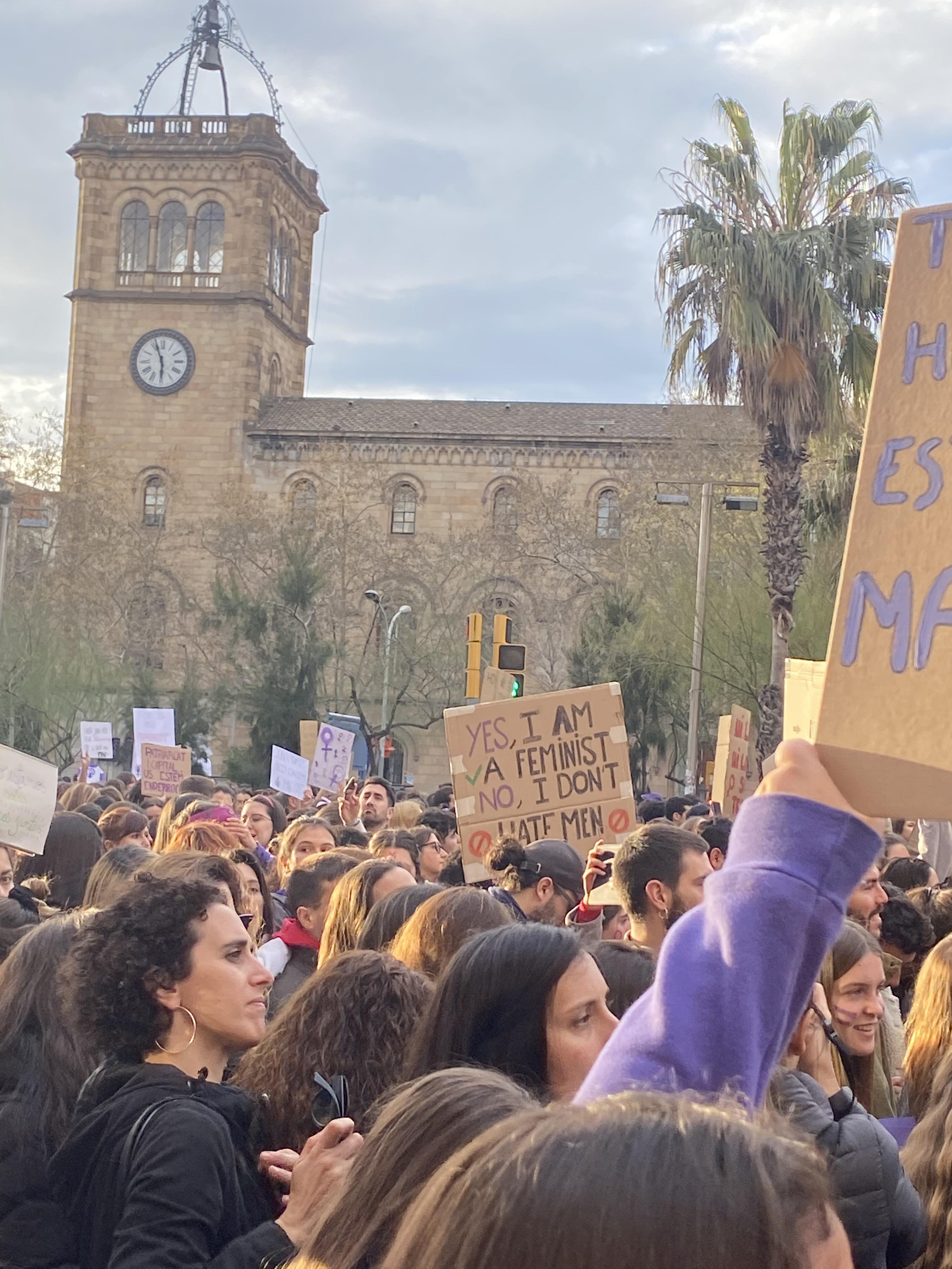 Frauenpower In Barcelona Praktikum | Studieren Weltweit