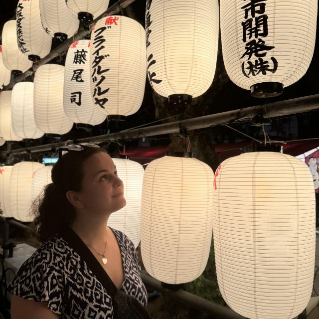 Frau, Japanische Lampions