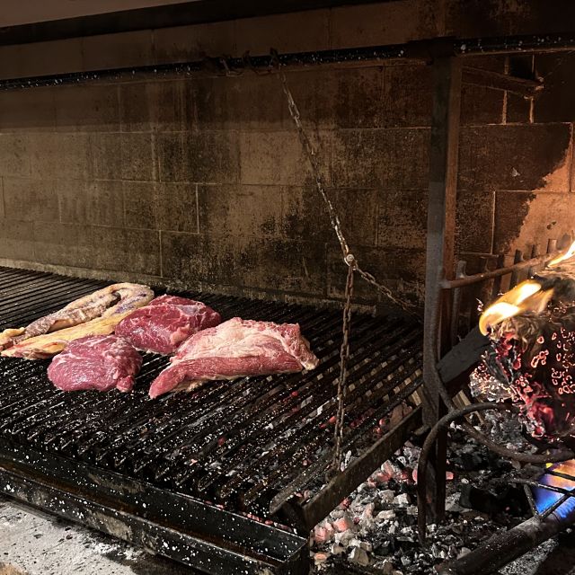 rohes Fleisch auf Grill