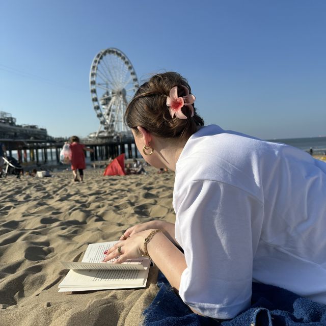 Liegen am Strand in Den Haag